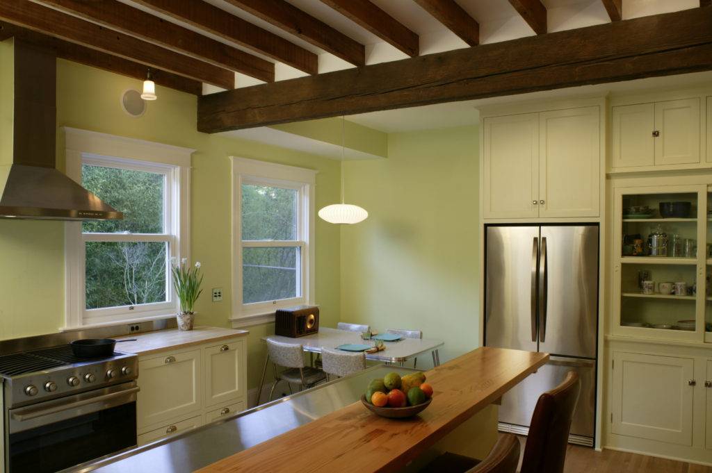 Какой потолок лучше сделать на кухне? - 54 фото