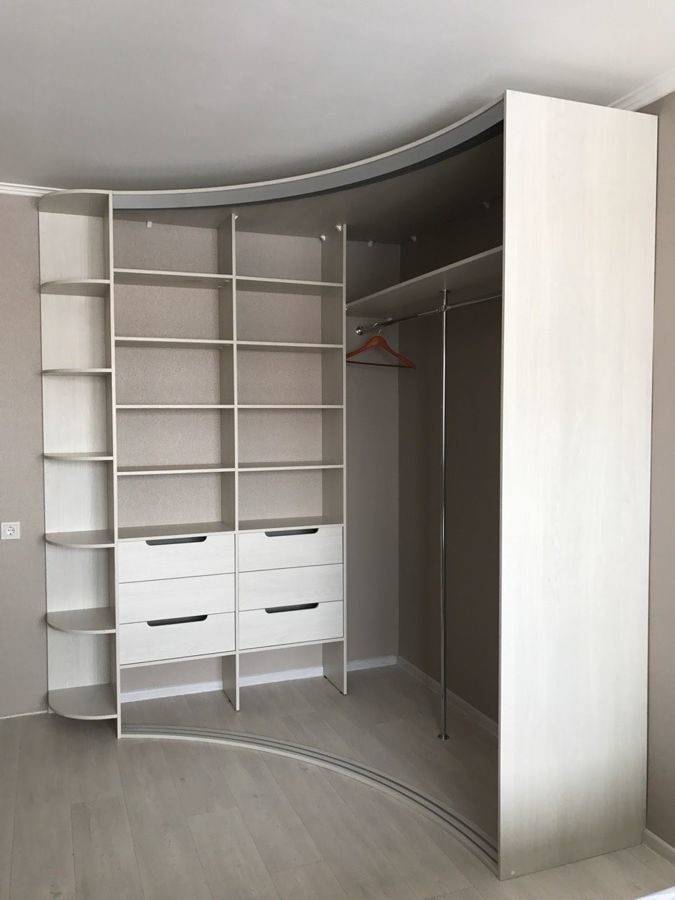 Угловой шкаф в спальню: разновидности, варианты дизайна