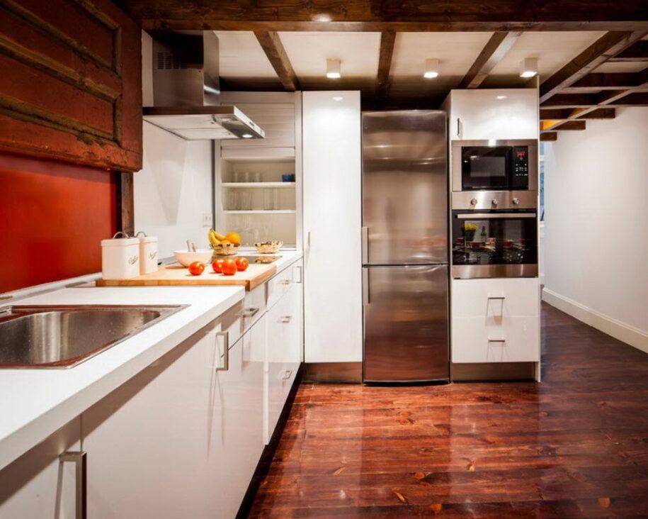 Где поставить на маленькой кухне холодильник: варианты и особенности размещения, советы от дизайнеров, фото