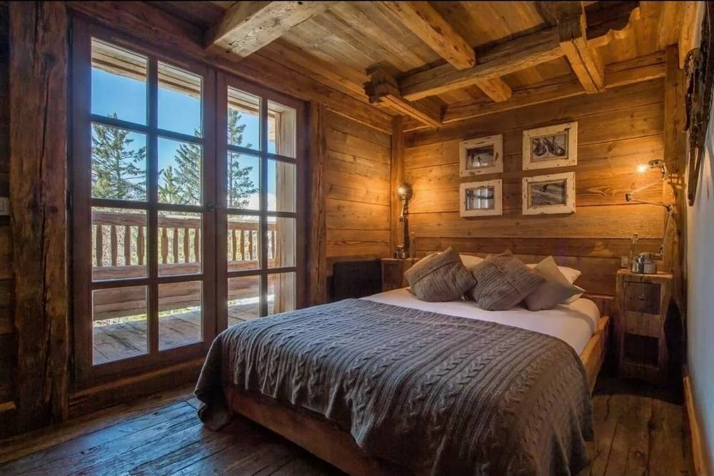Деревянная спальня - основные стили и важные моменты при оформлении спальни
