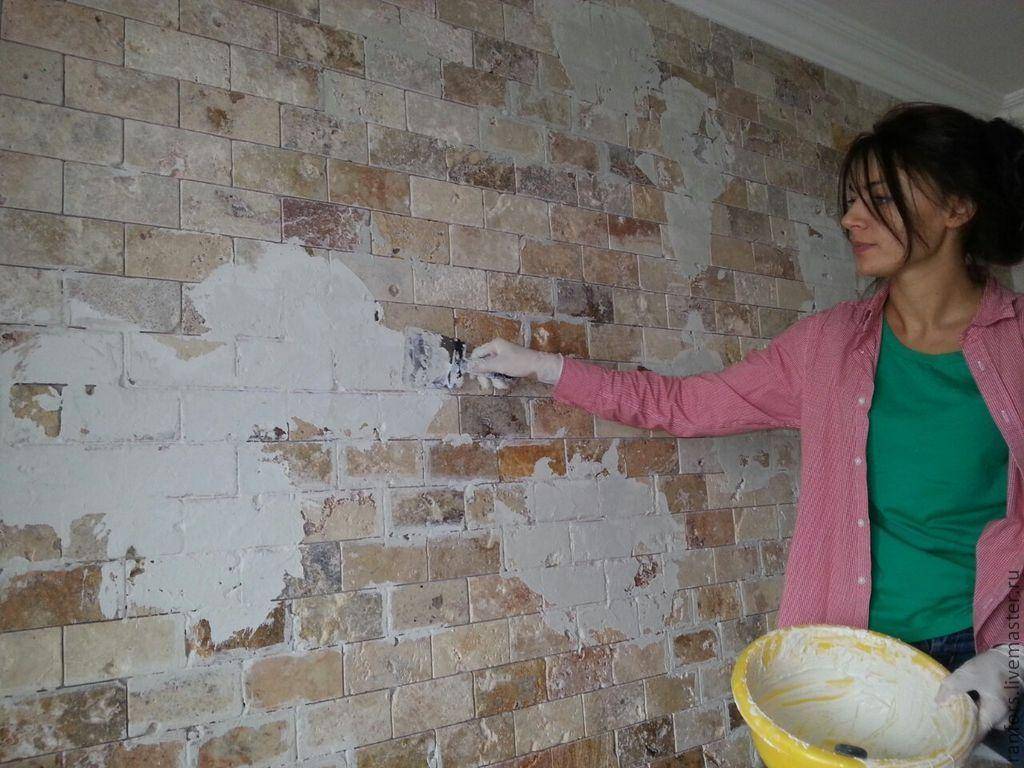 Штукатурка кирпичных стен (10 шагов): чем лучше штукатурить внутри дома, как заштукатурить