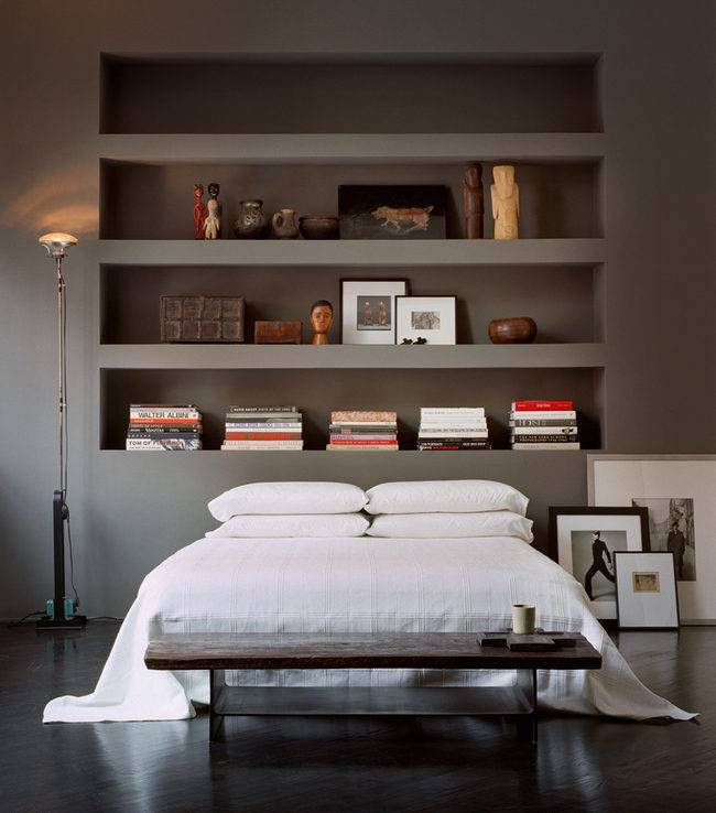 Шкафы над кроватью в спальне: как повесить (+70 фото идей)