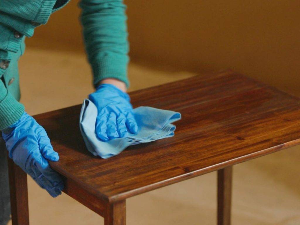 25 профессиональных и народных способов убрать царапины и потертости с мебели