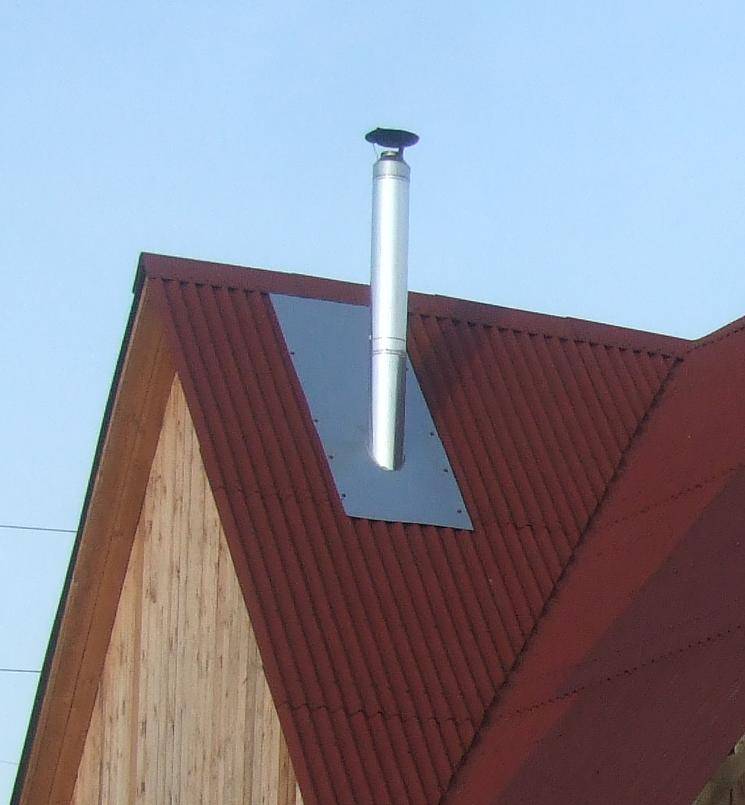 Труба на крыше из ондулина - мега дом