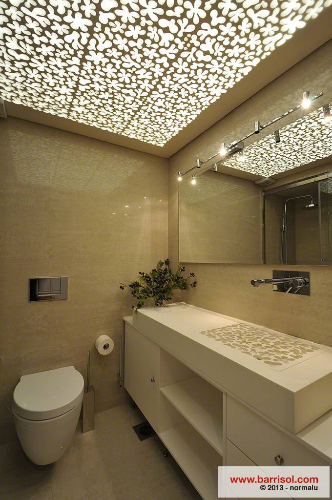 Какой выбрать потолок в ванной комнате