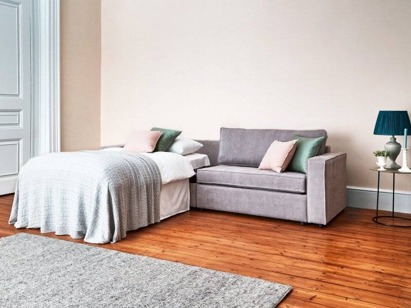 Диваны для спальни (47 фото): дизайн угловых раскладных моделей, маленькие современные диванчики 2021 в интерьере