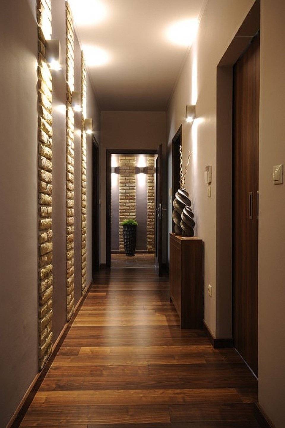 Как оформить длинный коридор в квартире: варианты дизайна