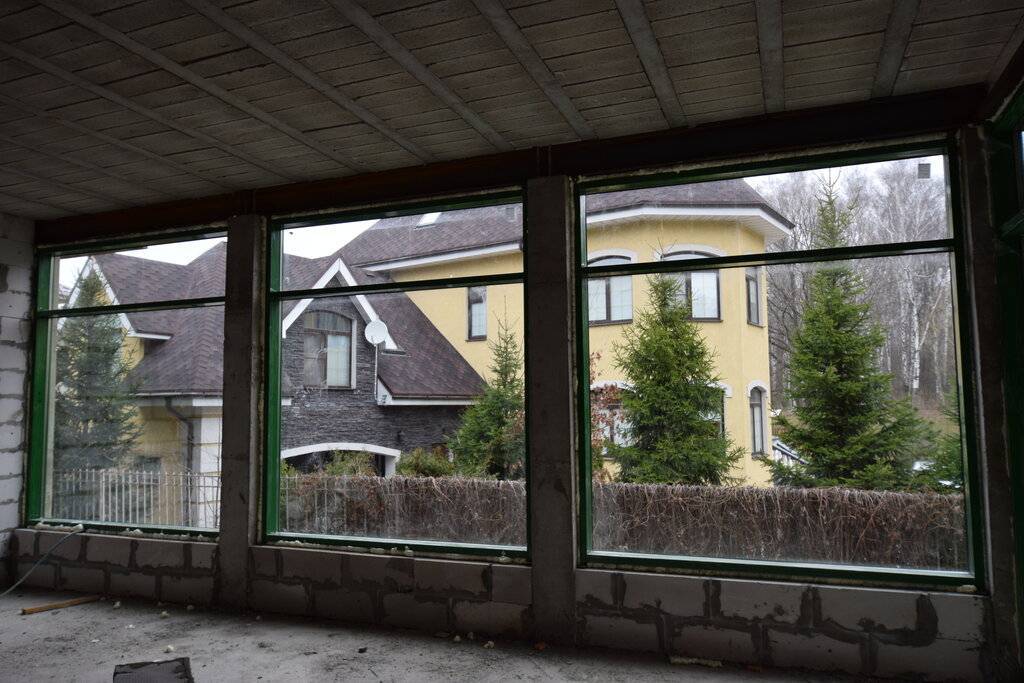 Устанавливать ли панорамные окна? плюсы и минусы, особенности