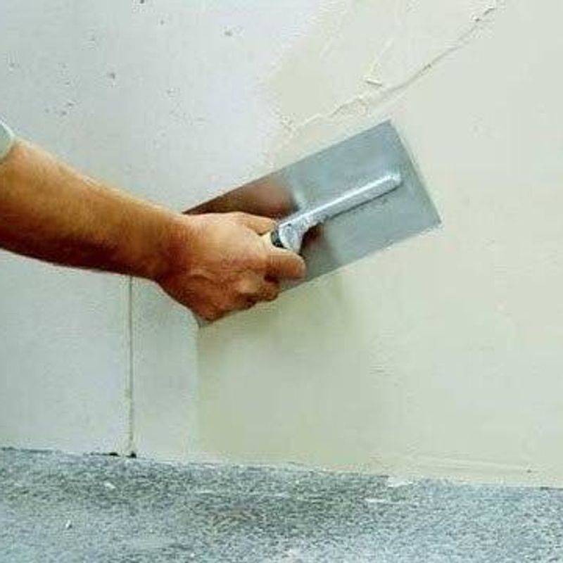 Как выровнять потолок под покраску — штукатурка, шпаклевка, подвесная конструкция