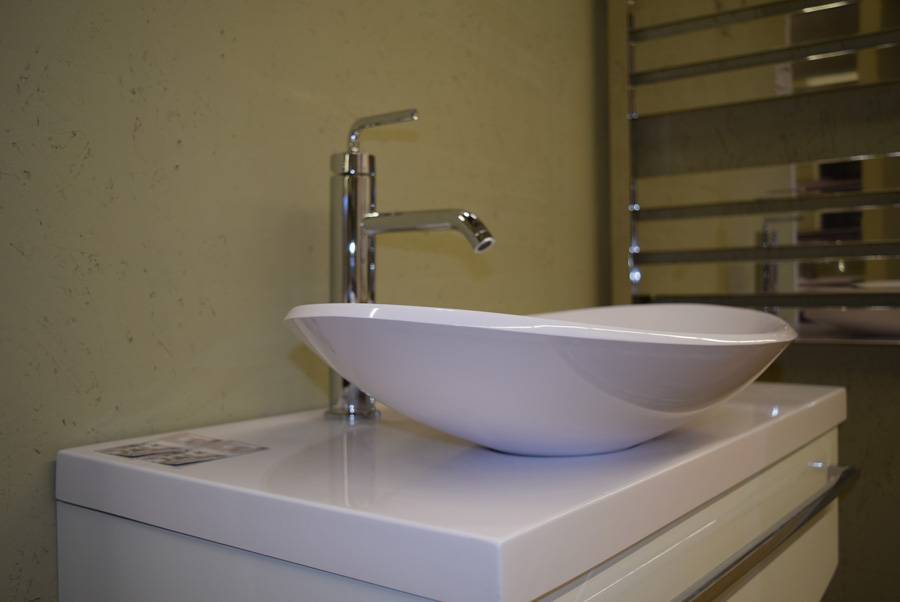 Тумба с раковиной для ванной: нюансы выбора и технология установки
