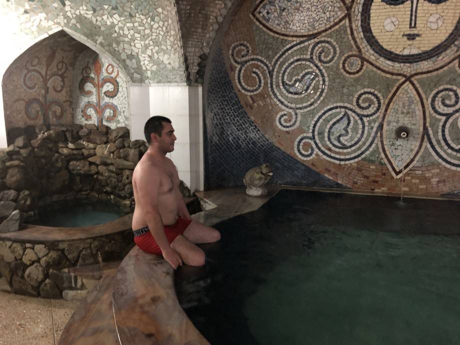 Серные бани в тбилиси: противопоказания и полезные свойства