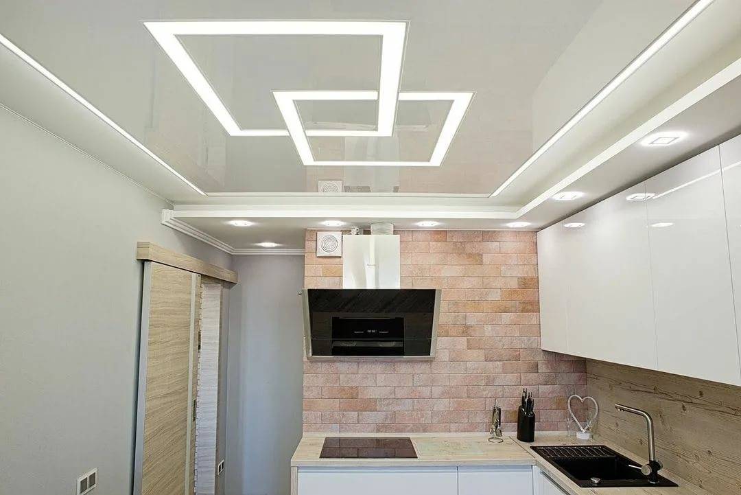 Дизайн потолка на кухне — 50 фото примеров оформления
