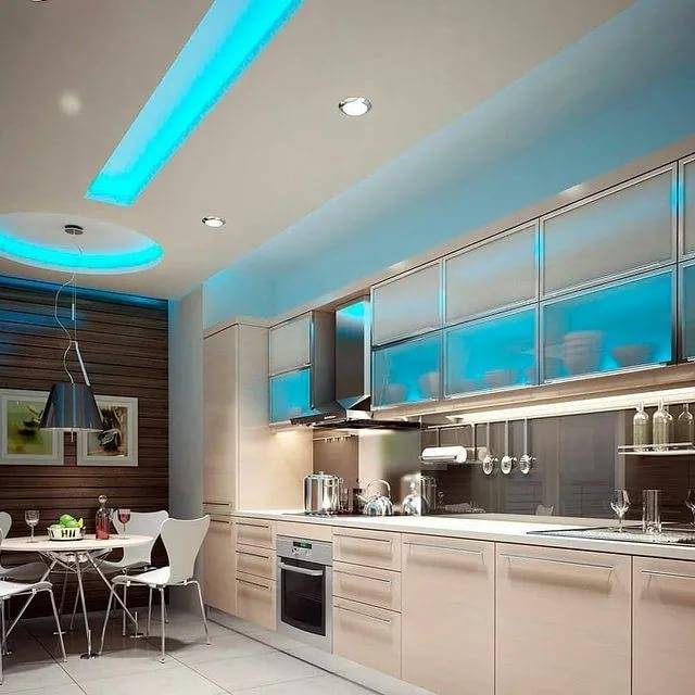 Дизайн потолка на кухне +50 фото примеров