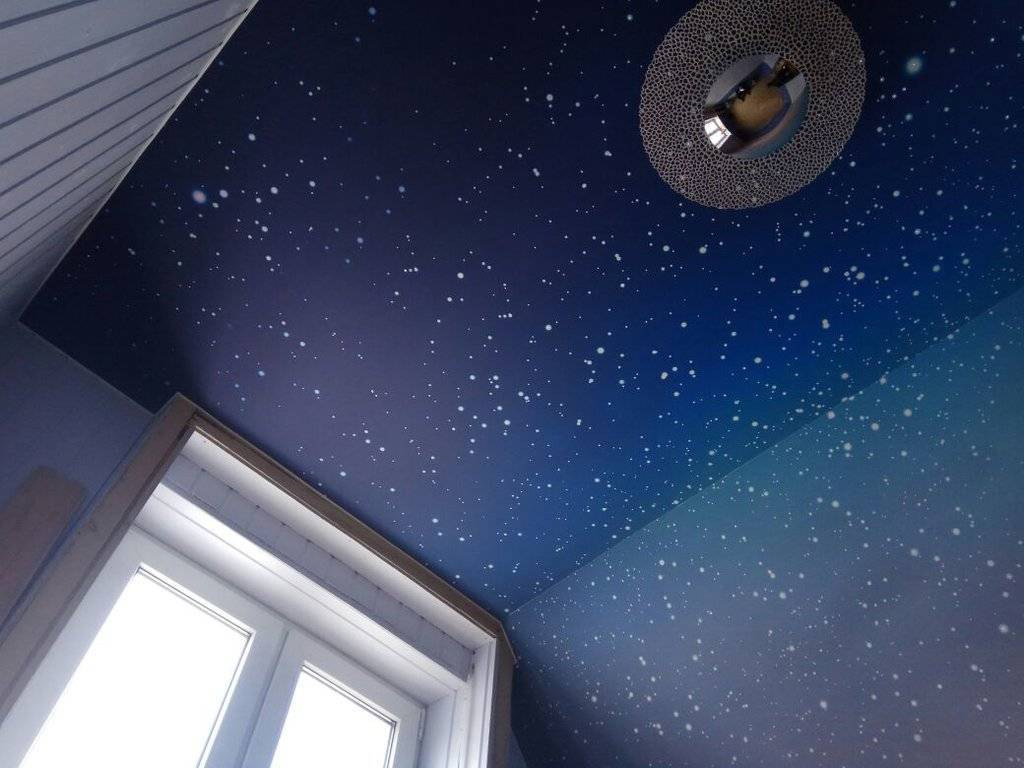 Синий натяжной потолок в интерьере (100+ фото идей дизайна)