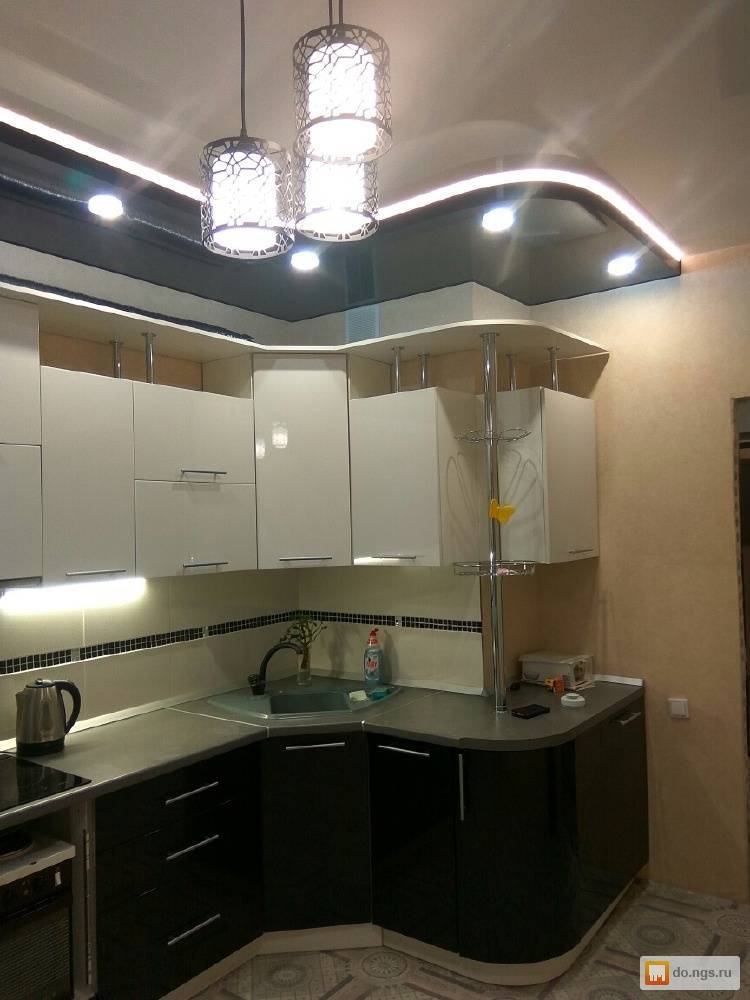 Натяжные потолки на кухне: варианты дизайна, фото