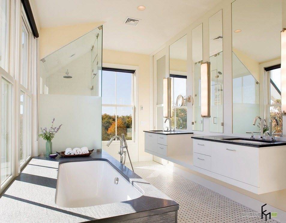 Как обыграть окно в ванной комнате: дизайн и фото