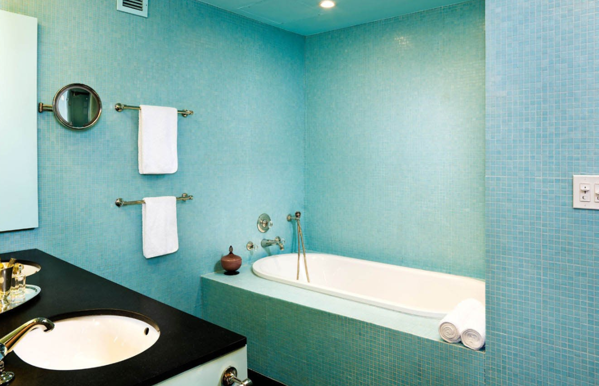 Акриловая краска для ванной комнаты: особенности красящего состава и правила его применения | в мире краски