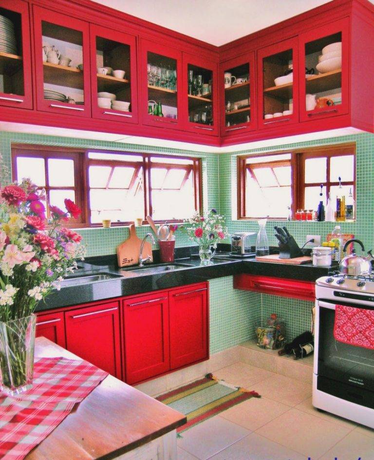 Дизайн кухни яркого цвета: советы по оформлению, реальные фото примеры