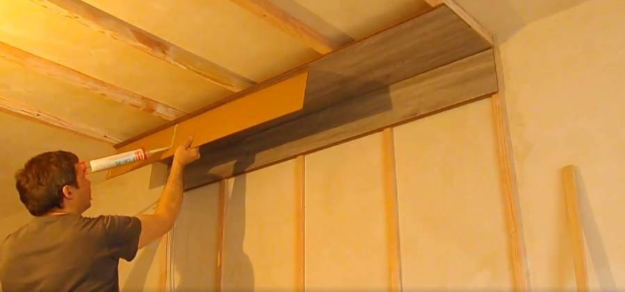 Как крепить ламинат на потолок и как он смотрится в интерьере: фото, советы, примеры