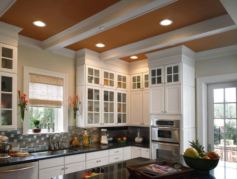 Потолок на кухне из пластиковых панелей (45 фото): дизайн потолка из пвх, отделка своими руками