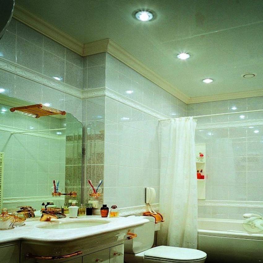 Натяжные потолки в ванной - плюсы и минусы обустройства