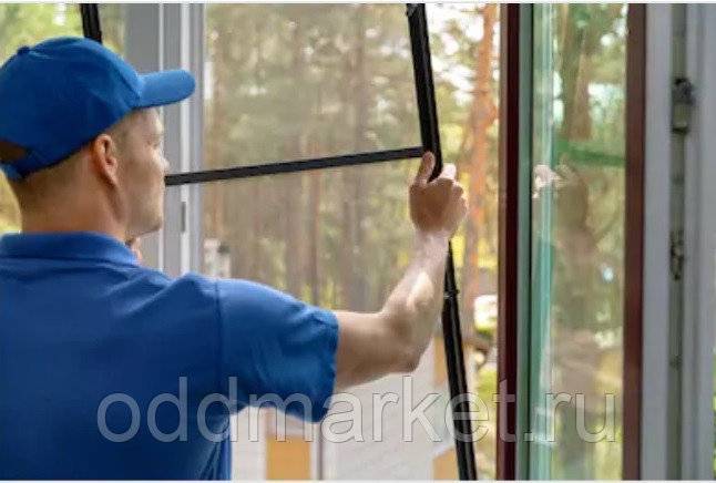 Как установить москитную сетку на пластиковые окна: установка своими руками, на балконную дверь, видео