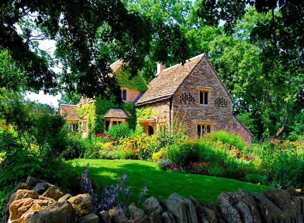 Countryside acres русский. Красивый домик с сельской местности. Коттедж с садом. House in the countryside. Сельский домик в Ирландии.