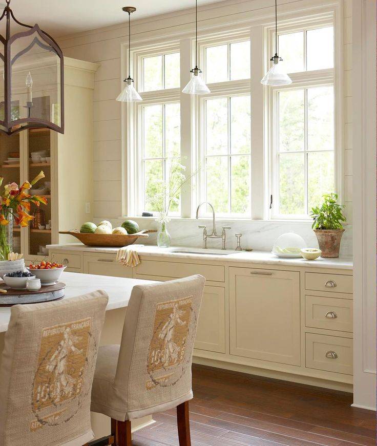 П-образные кухни с окном (60 фото): дизайн кухонных гарнитуров буквой «п», планировка кухонь с окном посередине и сбоку