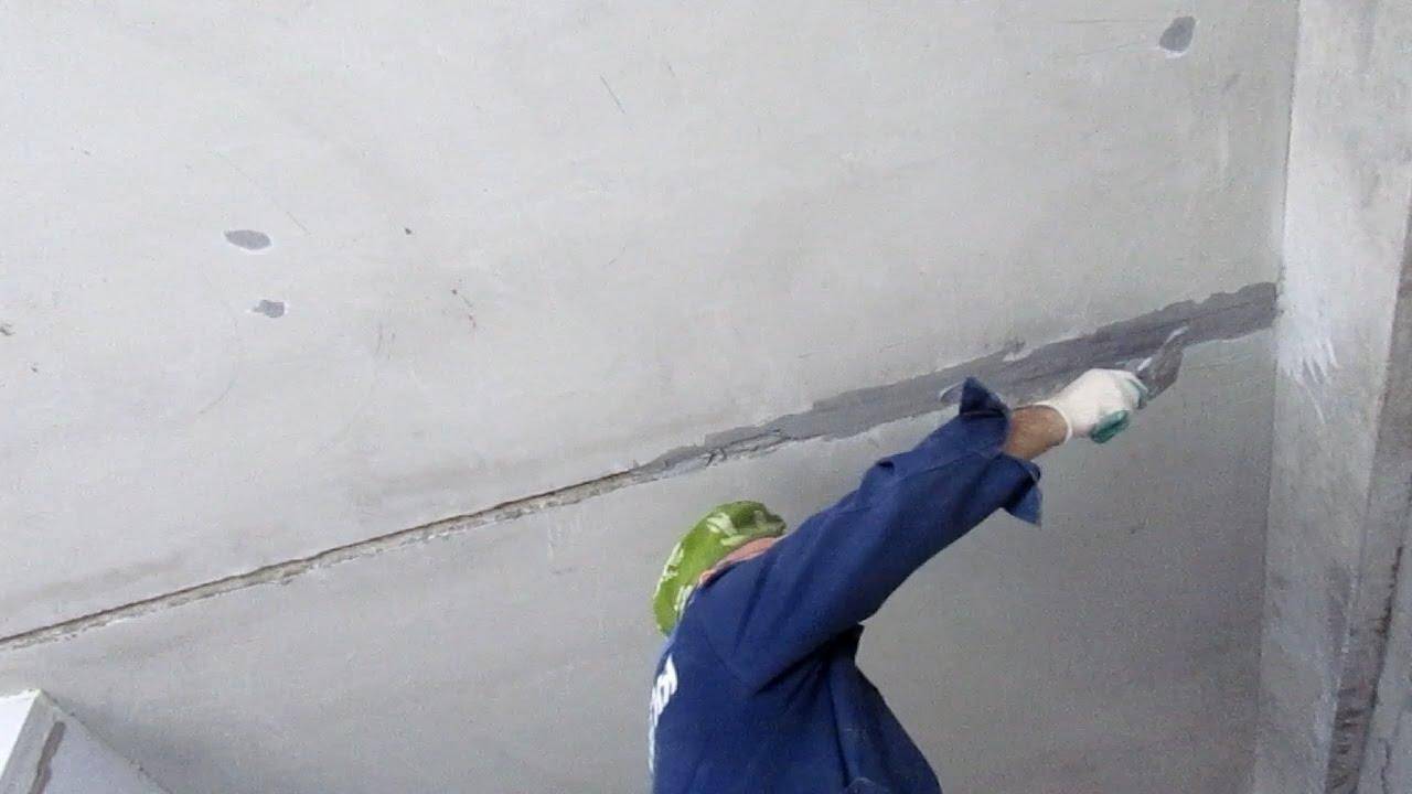 Как заделывают шов между плитками на потолке