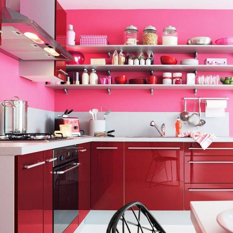 Использование розового цвета в кухонном интерьере