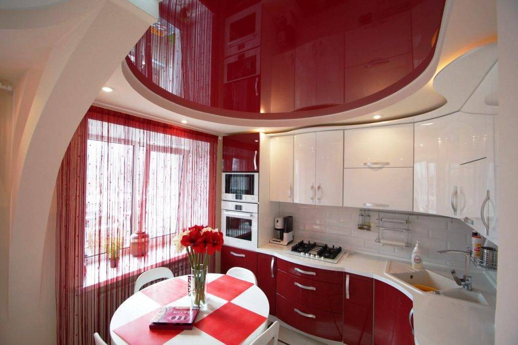 Дизайн кухонных двухуровневых натяжных потолков