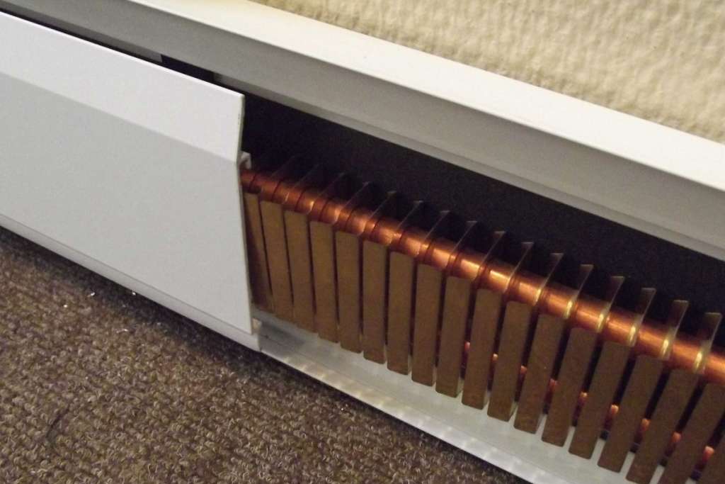 Почему теплые плинтусы никогда не заменят радиаторы отопления