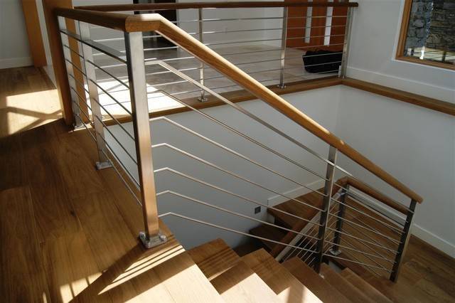❓ перила для лестницы в частном доме: виды, устройство и особенности изготовления