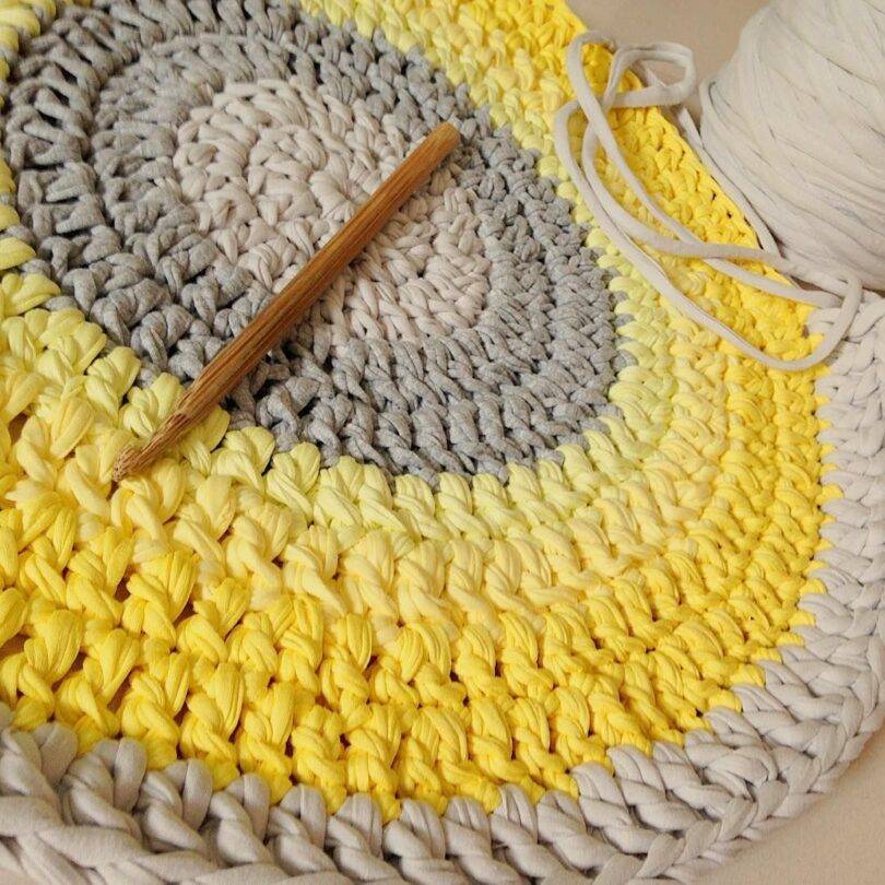 Круглый коврик из трикотажной пряжи "лента" - вязание - страна мам