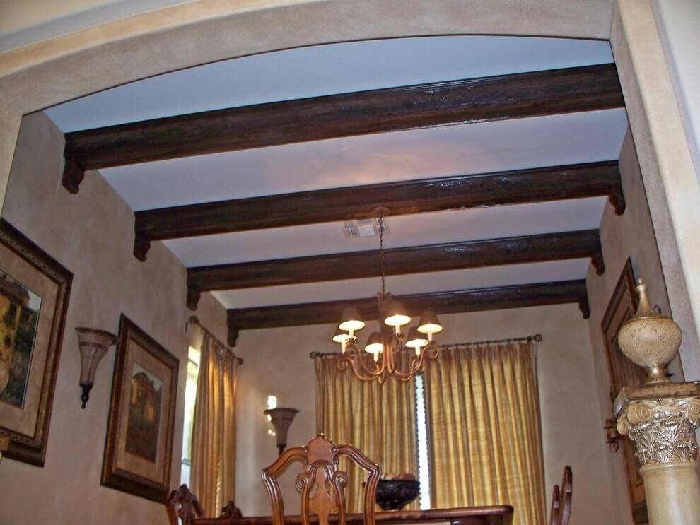 Потолок с балками - "прованс" и другие стили, в которых применяется такой элемент