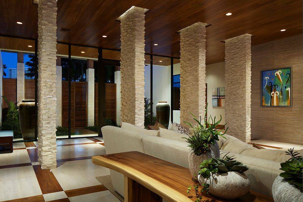 Колонны в итерьере: декоративные из полиуретана в современном стиле, оформление колонны в квартире