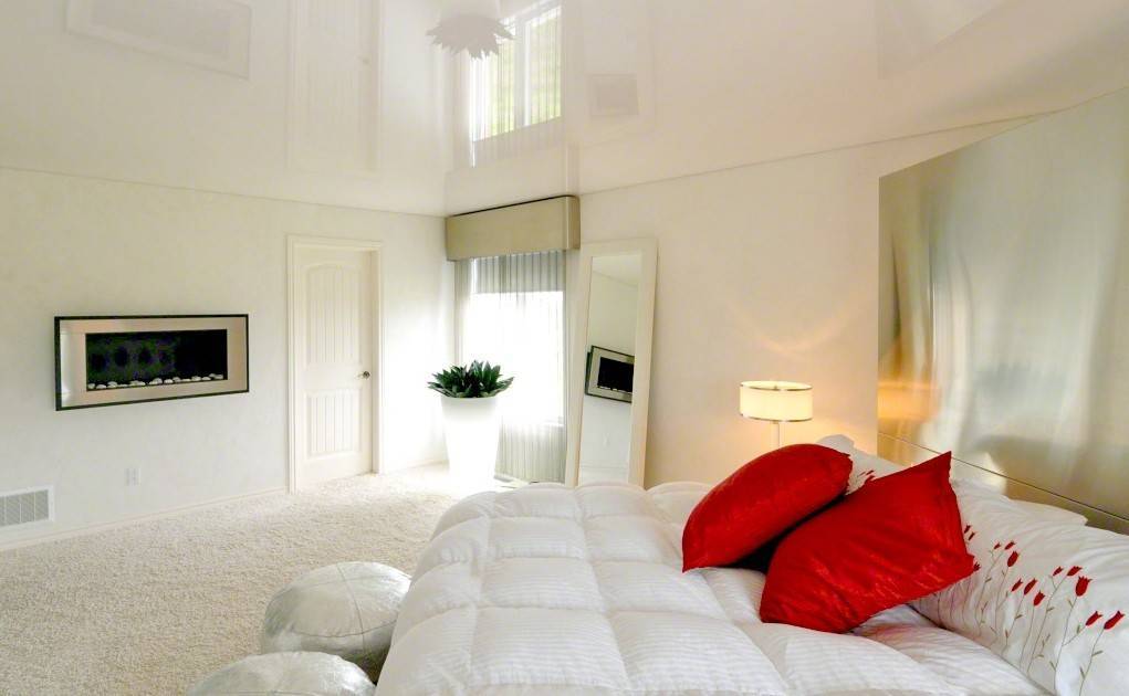 Белый матовый натяжной потолок — фото и преимущества светлых поверхностей