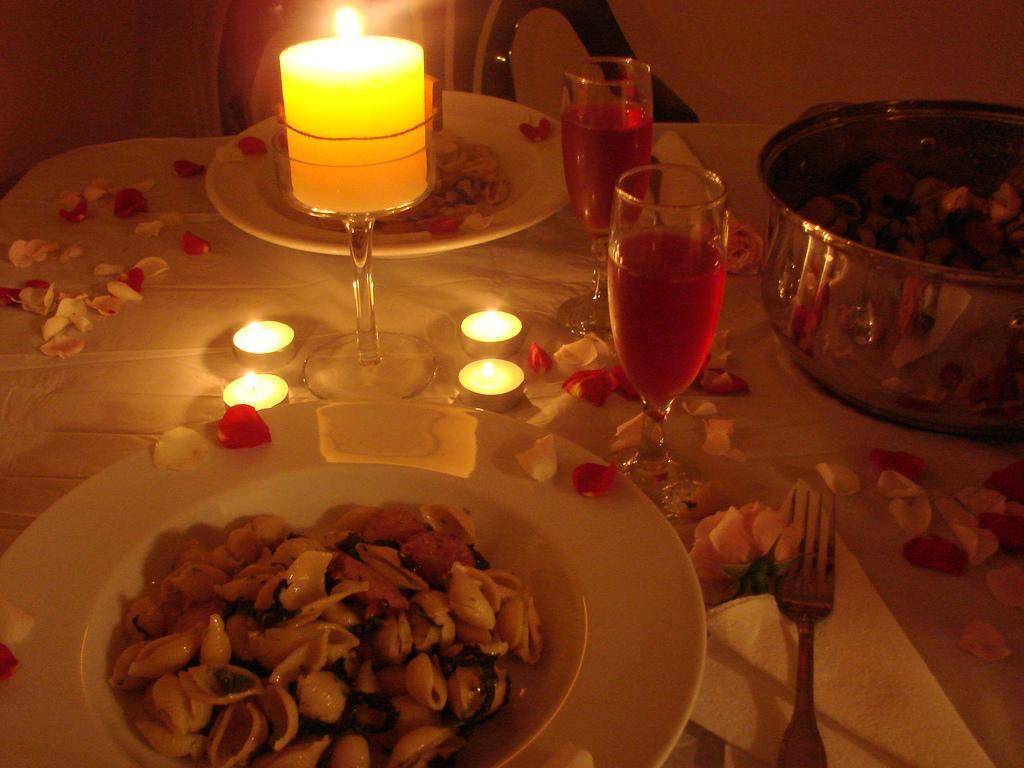 Как устроить романтический вечер любимому – лучшие идеи!