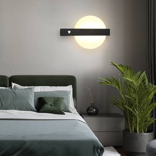 Освещение в спальне (82 фото): светильники в интерьере с натяжными потолками, сенсорные модели на тумбочку, красивые люстры для маленькой спальни