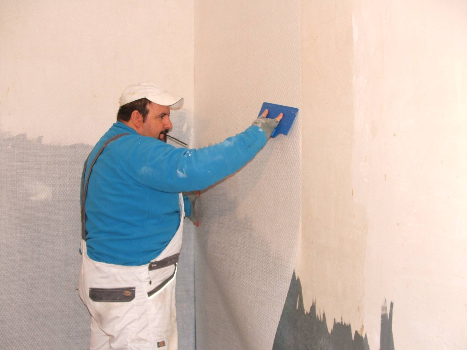 Как правильно клеить стеклообои на стены под покраску
