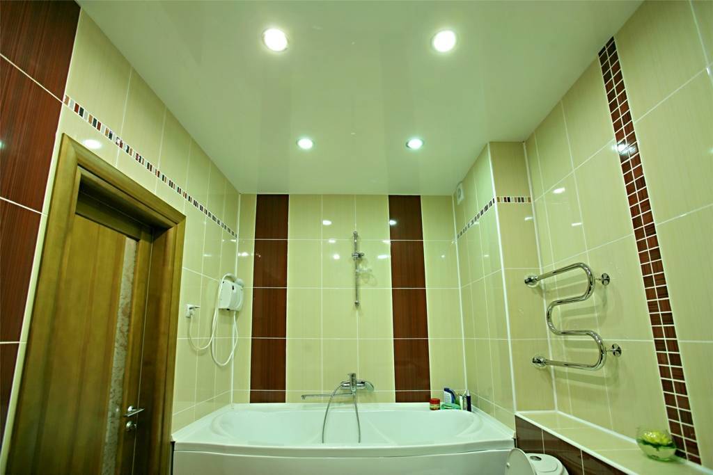 Дизайн потолка в ванной - 50 идей. | домовой | дизайн интерьера и ремонт