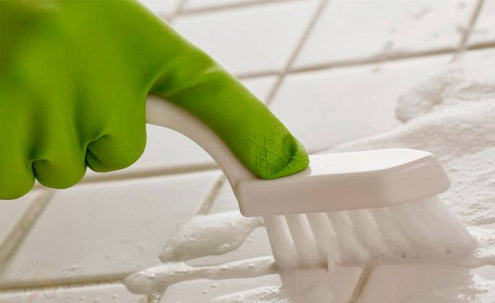 Чем чистить плитку в ванной из кафеля в домашних условиях
