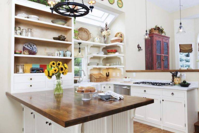 Открытые полки на кухне: 100 фото дизайна кухни с открытыми полками