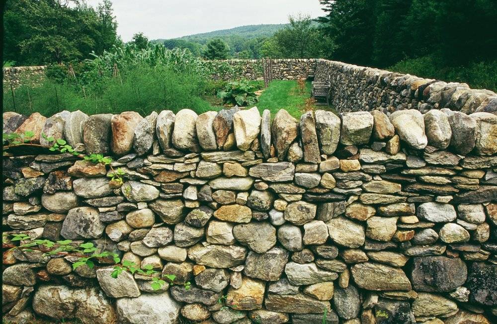 Забор из камня своими руками - каменный забор (+фото)