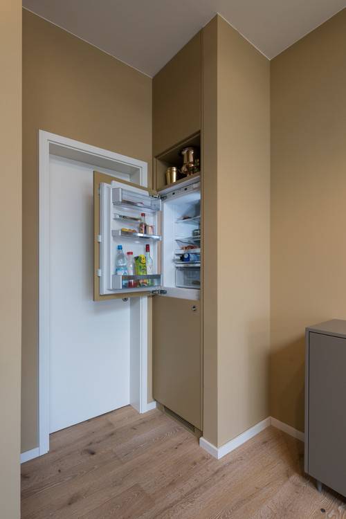 Холодильник в коридоре – как расположить удобно и красиво – газета "право"