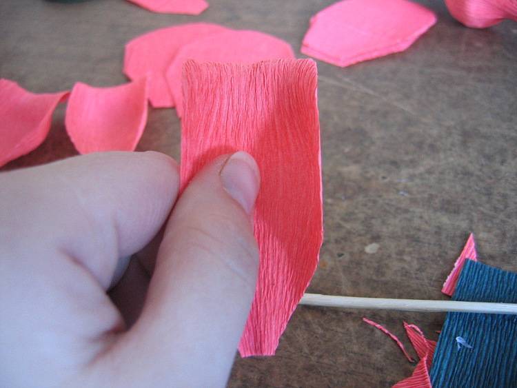 Мастер-класс: как сделать розу из бумаги своими руками?
