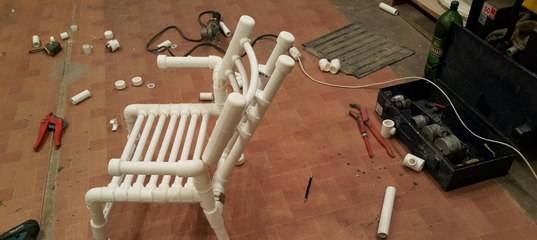 Мебель из труб пвх своими руками: идеи полок, стеллажей из пластиковых труб, конструкция стола и вешалки