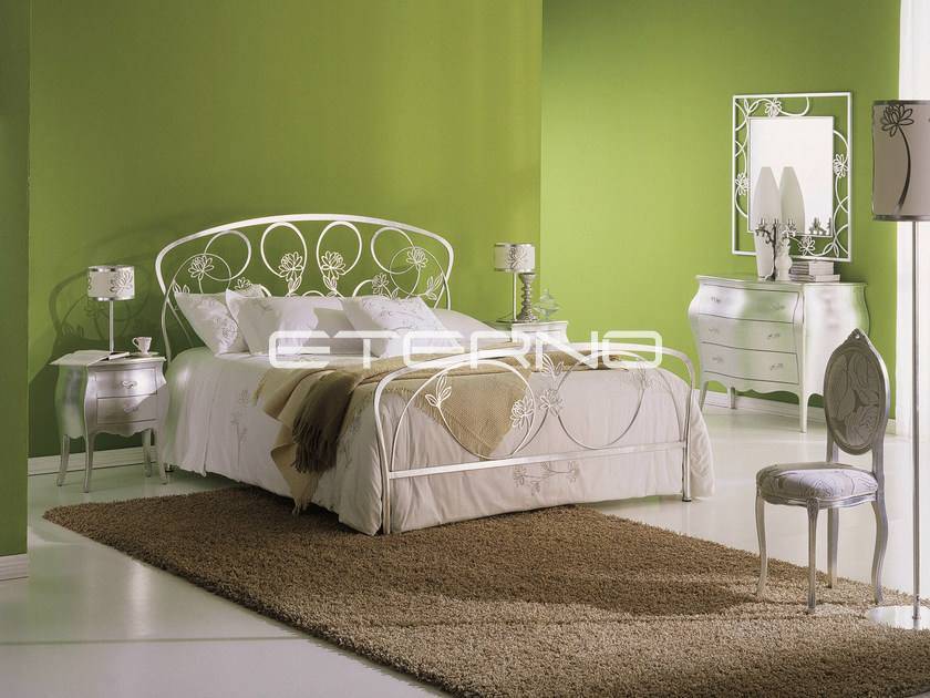 Кованые кровати – актуальные модели и применение в современных интерьерах (115 фото)