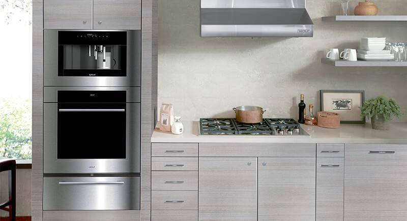 Дизайн маленькой кухни с холодильником (54 фото): куда поставить холодильник? особенности оформления узкой кухни с холодильником и стиральной машиной