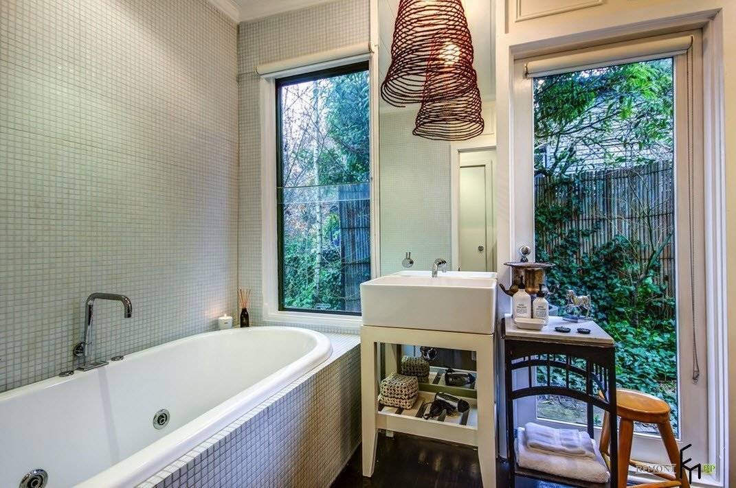 Стоит ли размещать окно в ванной комнате? преимущества и недостатки расположения окна в ванной в загородном доме